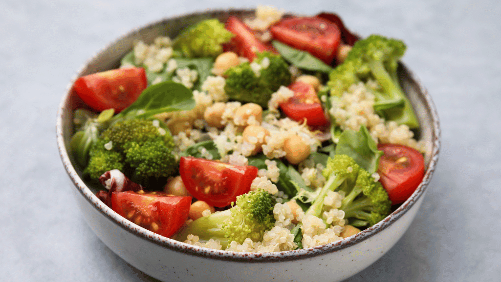 Quinoa Salad with Chickpeas